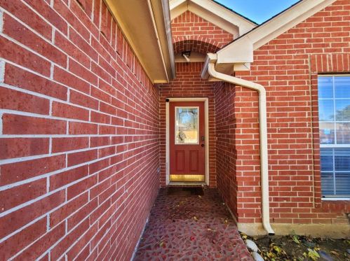 6007 Fox Point Trl, Dallas, TX 75249-2806