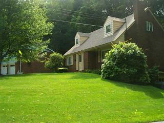 1325 Corkwood Dr, Monroeville, PA 15146-4405