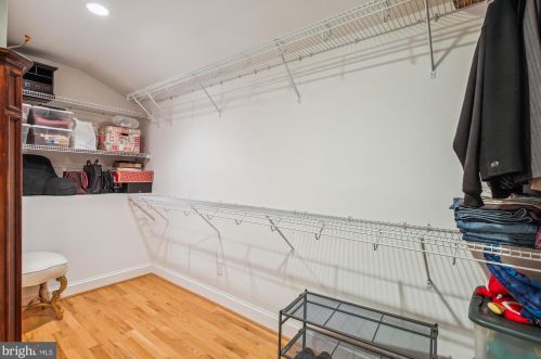 2417 Davis Ave, Alexandria VA  22302-3209 exterior