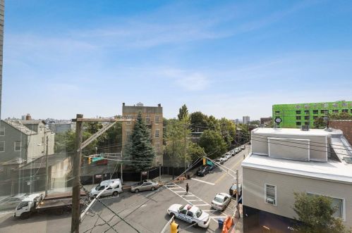 1601 Manhattan Ave, Union City NJ 07087-5417 exterior