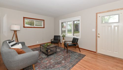 8822 Lynx Ave, Milwaukee, WI 53225-1834