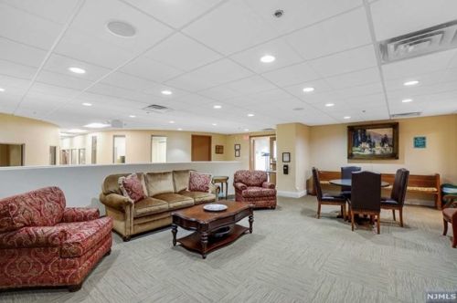 5201 Rio Vis Dr, Mahwah NJ 07430-4510 exterior