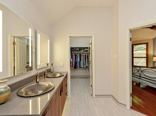 13501 Anarosa Loop, Austin TX 78727-1410 exterior