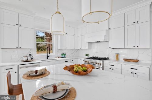 5805 Beech Ave, Bethesda MD  20817-3407 exterior