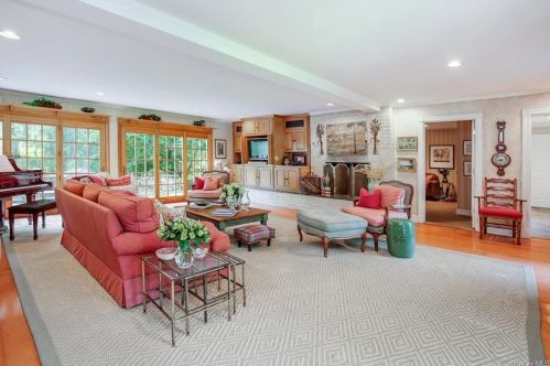 38 Long Pond Rd, Armonk NY 10504-2625 exterior