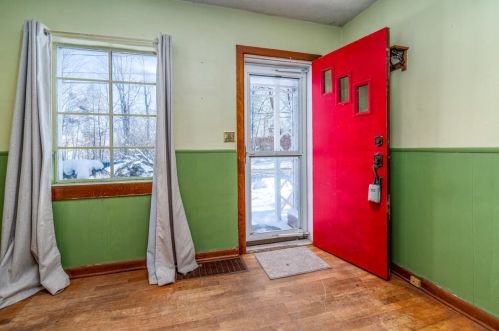 695 8th St, Kalamazoo, MI 49009-8039