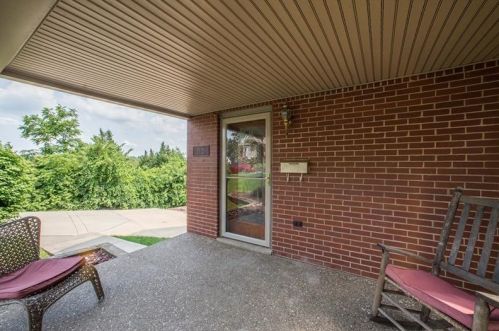 2121 Moredale St, Pittsburgh, PA 15210-3421