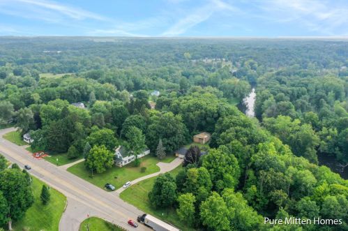 714 State St, Belding MI  48809-9214 exterior