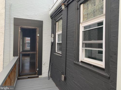 405 Fairmount Ave, Philadelphia PA 19123-2809 exterior