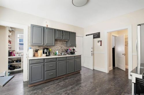 316 Monroe St, New Britain CT 06052-1628 exterior