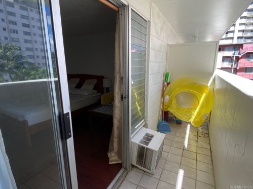 2450 Prince Edward St, Honolulu HI  96815-3221 exterior