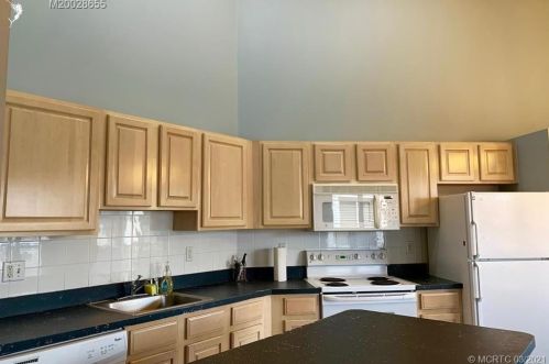 9991 Perfect Dr, Fort Pierce, FL 34986-3034