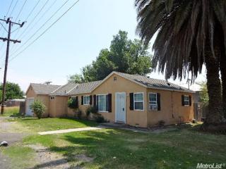 2564 Albatross Way, Sacramento CA  95815-2806 exterior