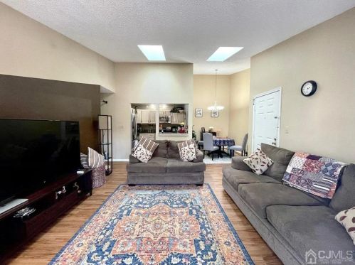 10 Joyner Ct, Trenton NJ  08648-2611 exterior