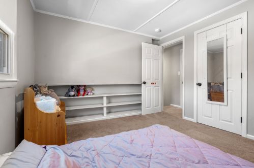 64 Elm St, Concord NH 03303-3324 exterior