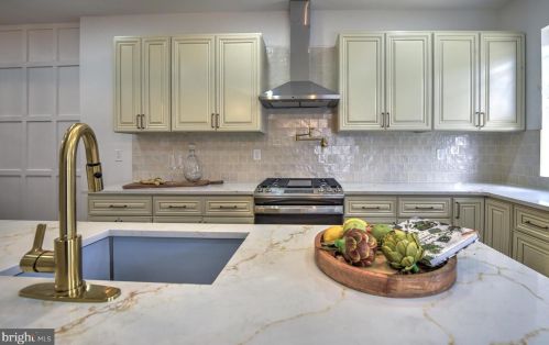 1107 52 St, Philadelphia PA 19143-4217 exterior