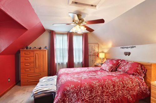 8028 Lisbon Ave, Milwaukee WI 53222-3825 exterior