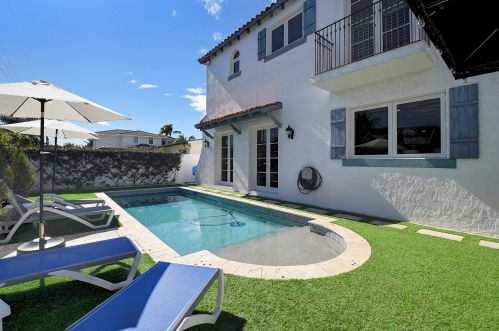 1470 4th Ct, Boca Raton FL  33432-1905 exterior