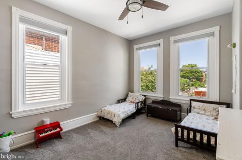 1233 Jackson St, Philadelphia PA 19148-2929 exterior