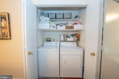 121 Bowater Ct, Media PA exterior