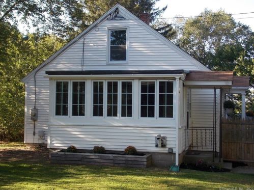 533 Putnam Rd, Killingly CT 06239-2006 exterior