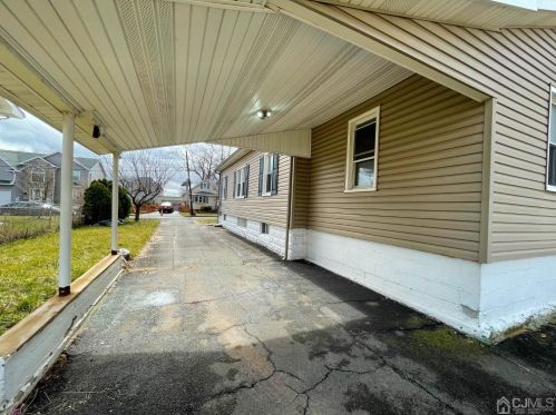 112 Trento St, Iselin NJ  08830-1465 exterior