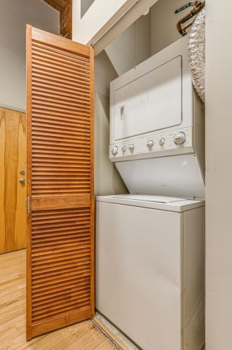 1500 Monroe St, Chicago IL  60607-2413 exterior