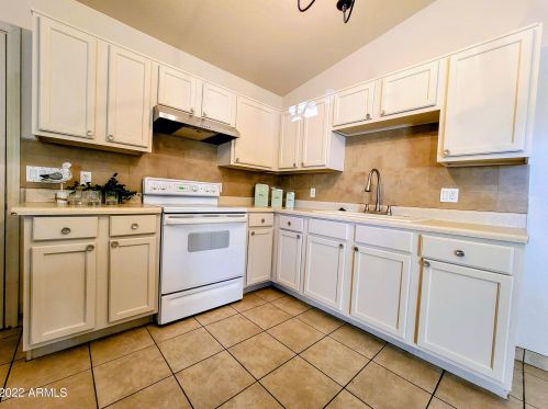 1138 Cocopah St, Phoenix AZ 85007-4046 exterior