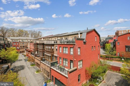 12458 Ansin Circle Dr, Rockville MD  20854-6900 exterior