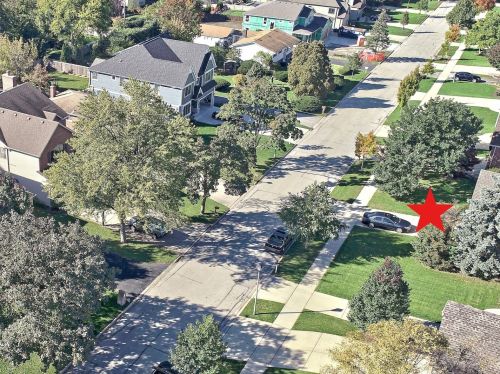 549 Gladys Ave, Elmhurst, IL 60126-1815