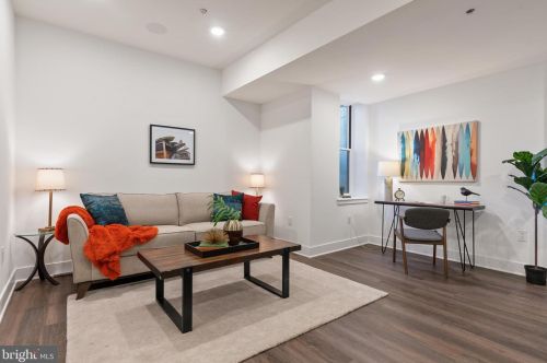 654 13 St, Philadelphia PA 19123-2427 exterior