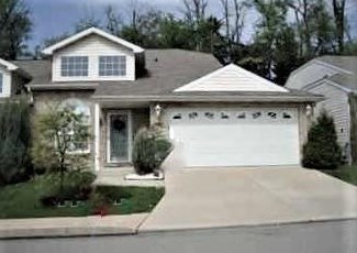 540 Newport Dr, Pittsburgh, PA 15235-3233