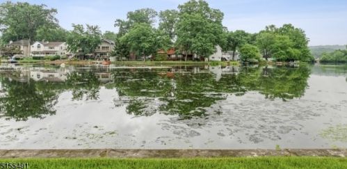 16 Shawnee Trl, Parsippany NJ 07834-1133 exterior