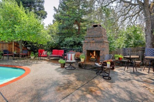 111 Burrill Dr, Folsom, CA 95630-2270