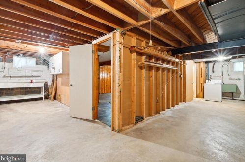 1208 Ruatan St, Silver Spring MD 20903-3321 exterior