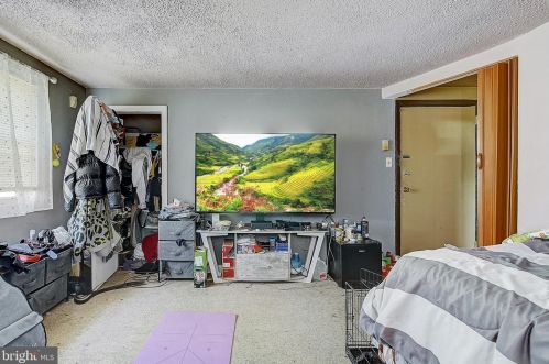 7554 Gilbert St, Philadelphia PA 19150-2606 exterior