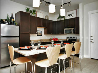 5350 Burnet Rd, Austin TX  78756-2006 exterior