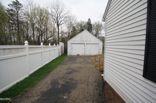 728 Campbell Ave, Kalamazoo MI 49006-3083 exterior