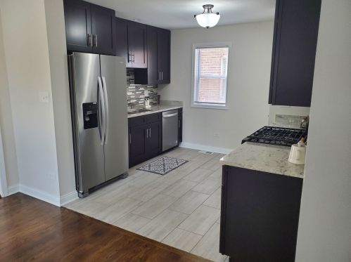 8733 East End Ave, Chicago IL  60617-2734 exterior