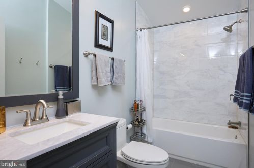 6825 Old Chesterbrook Rd, Mc Lean VA 22101-4408 exterior