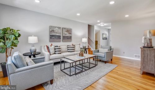 2232 Candlewood Dr, Alexandria VA 22308-1507 exterior