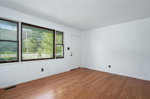 4090 Whitehall Rd, Meskegon MI 49445-1358 exterior