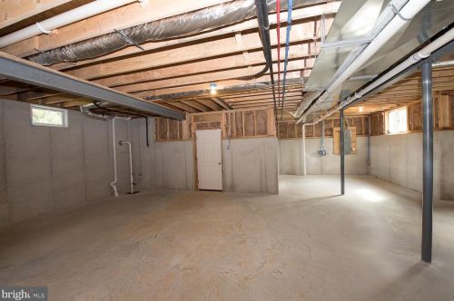 323 Abbey Rd, Berwyn PA 19312-1830 exterior