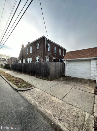 1075 Allengrove St, Philadelphia PA  19124-2944 exterior