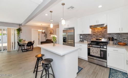 7208 21st Ave, Phoenix AZ  85021-7810 exterior