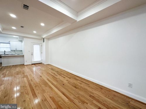 5217 New Hampshire Ave, Washington DC 20011-7920 exterior