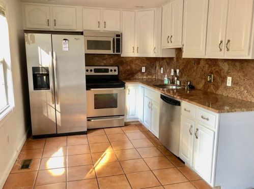 35 Ledgecrest Dr, Worcester, MA 01603-1251