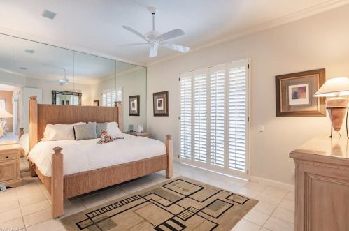 3953 Isla Ciudad Ct, Naples FL 34109-0332 exterior