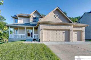913 Rawhide Rd, Omaha, NE 68046-3857