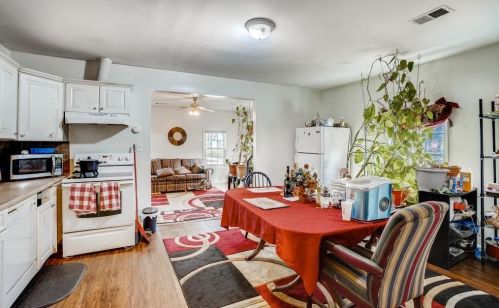 1076 Mayson Turner Rd, Atlanta GA 30314-2849 exterior